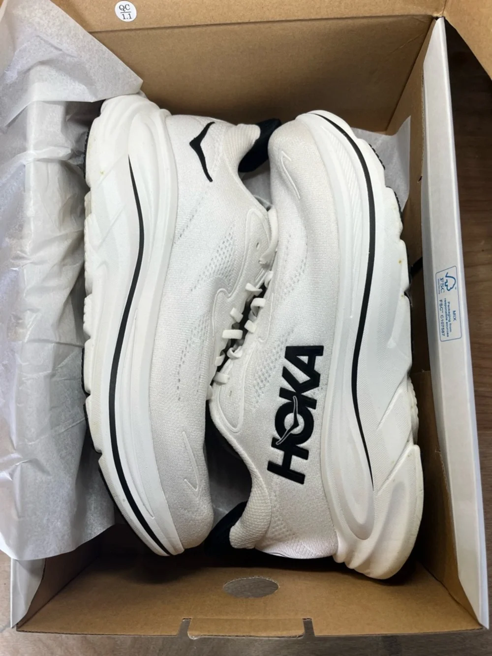 Hoka One One Clifton 10 Mens Size 11.5 Running Shoes Sneakers White Black - Picture 2 of 14